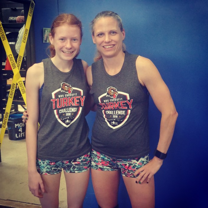 crossfitmomm doing crossfit competition at crossfit mob in denver hot crossfit chicks