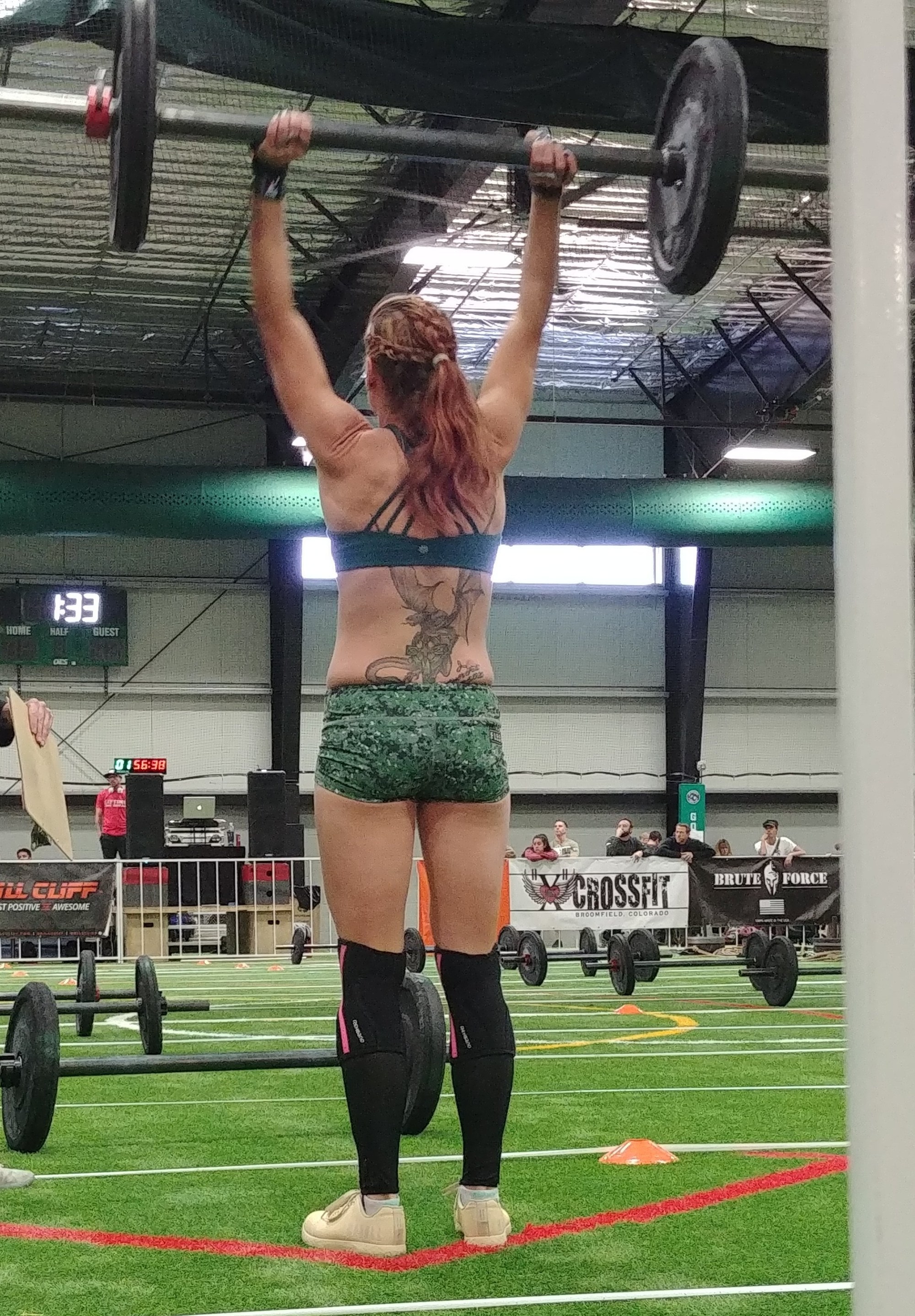 push press crossfit competition denver hot crossfit chick crossfitmomm.com