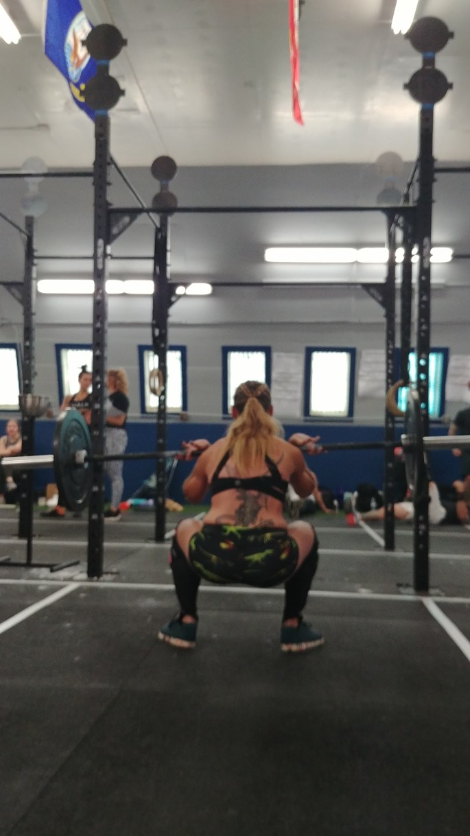 squat clean crossfit competition www.crossfitmomm.com