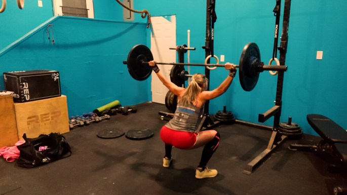 overhead squat crossfit www.crossfitmomm.com